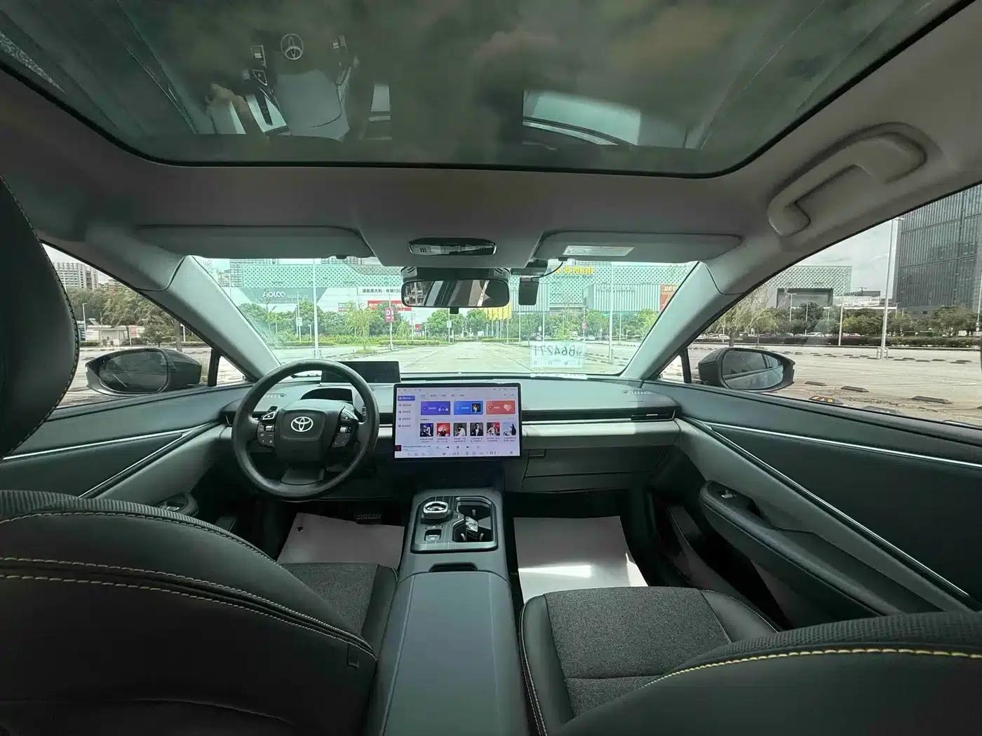 Toyota BZ5 2025 550 JOY — миниатюра 8