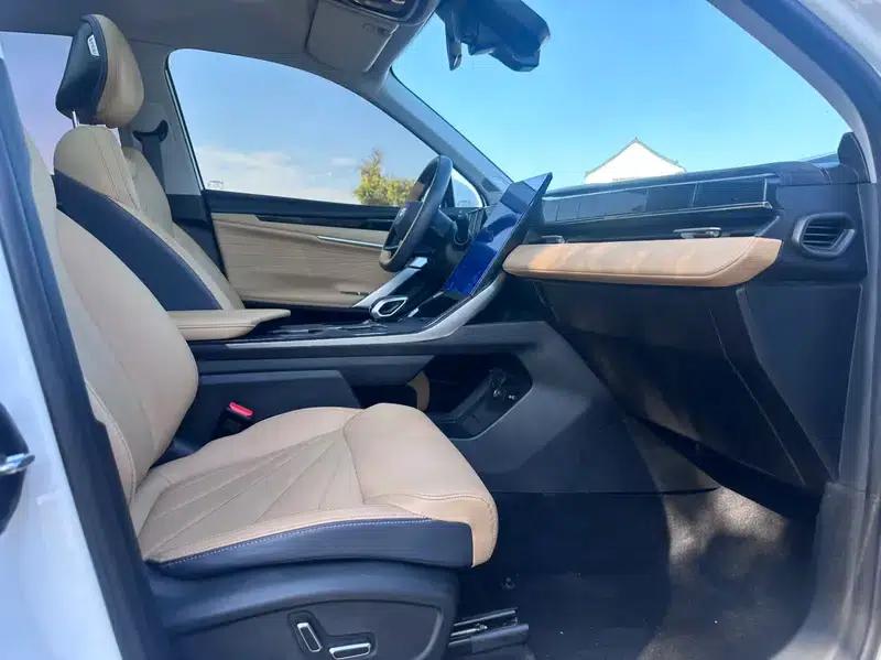 Geely Boyue L 2023 1.5TD DCT Premium Edition — миниатюра 14