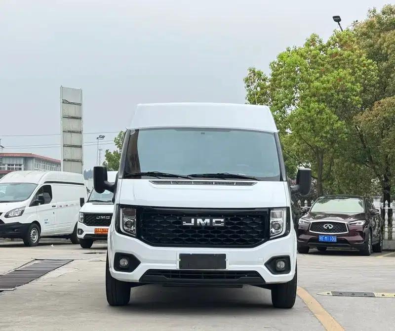 Fushun 2023 2.0T Manual Diesel Short Wheelbase Mid-Roof Commercial Multi-Purpose Passenger Van (6 Seats) — миниатюра 2
