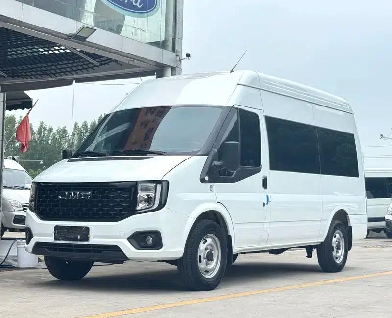 Fushun 2023 2.0T Manual Diesel Mid-Wheelbase Mid-Roof Commercial Multi-Purpose Passenger Van (7 Seats) — миниатюра 1