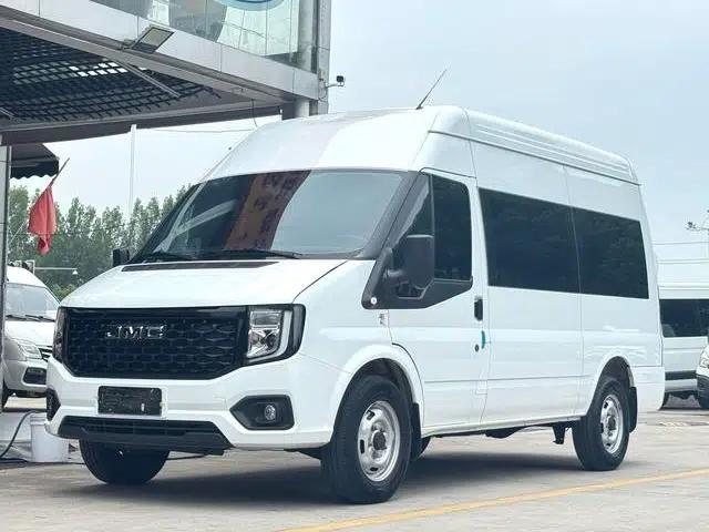Fushun 2023 2.0T Manual Diesel Mid-Wheelbase Mid-Roof Commercial Multi-Purpose Passenger Van (7 Seats)