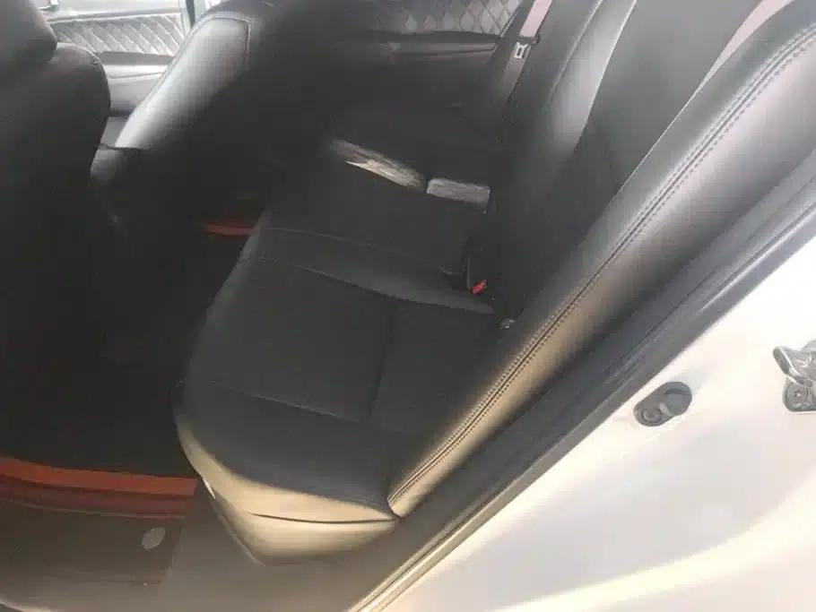 Corolla Hybrid E+ 2019 1.8L E-CVT Leading Edition — миниатюра 11