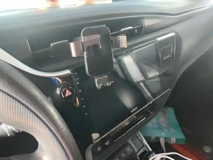 Corolla Hybrid E+ 2019 1.8L E-CVT Leading Edition — миниатюра 13