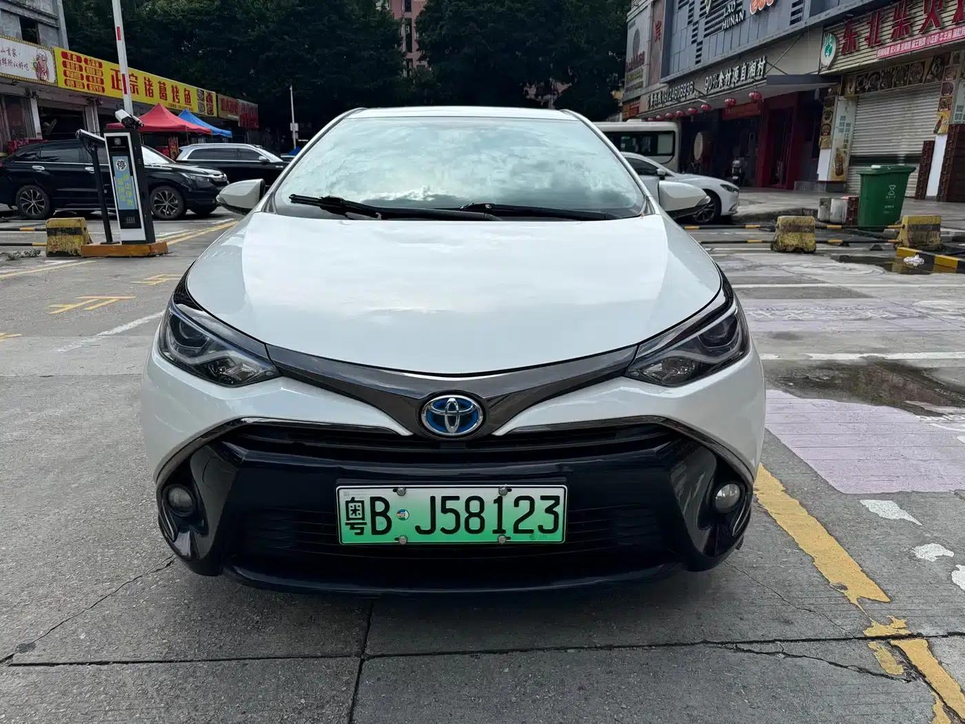 Levin Hybrid E+ 2019 1.8PH GS E-CVT Elite Sunroof Edition — миниатюра 2