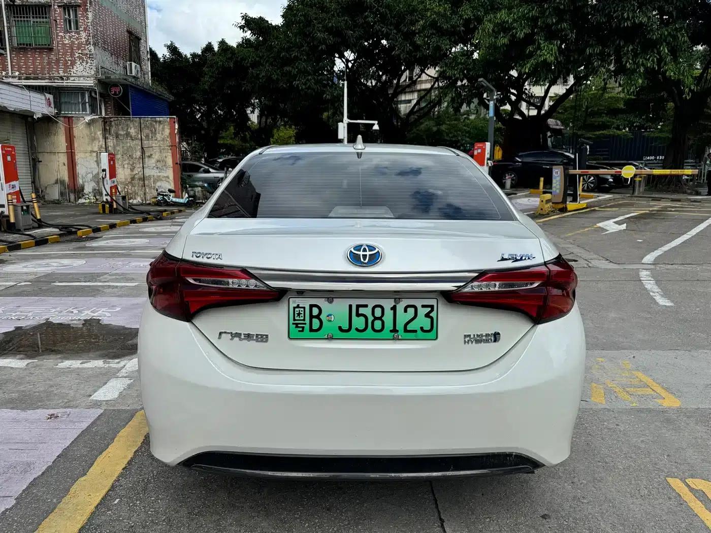 Levin Hybrid E+ 2019 1.8PH GS E-CVT Elite Sunroof Edition — миниатюра 5