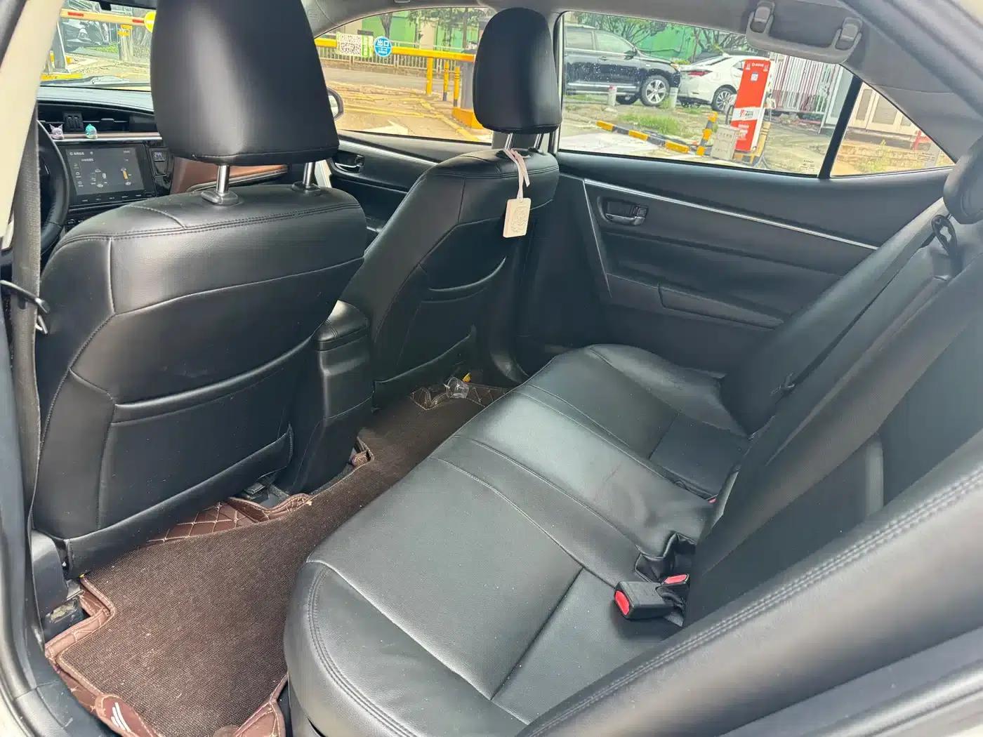 Levin Hybrid E+ 2019 1.8PH GS E-CVT Elite Sunroof Edition — миниатюра 7