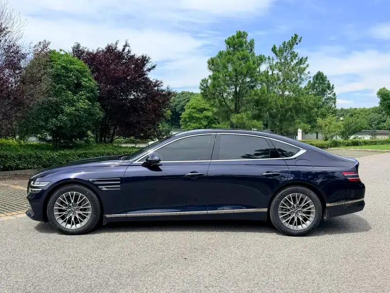 Genesis G80 2023 2.5T 2WD Luxury Edition — миниатюра 3