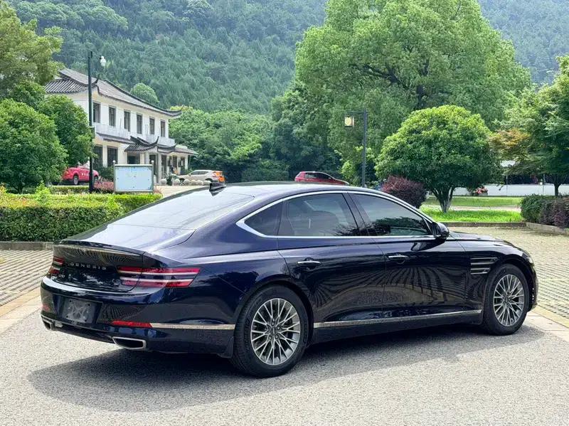 Genesis G80 2023 2.5T 2WD Luxury Edition — миниатюра 6