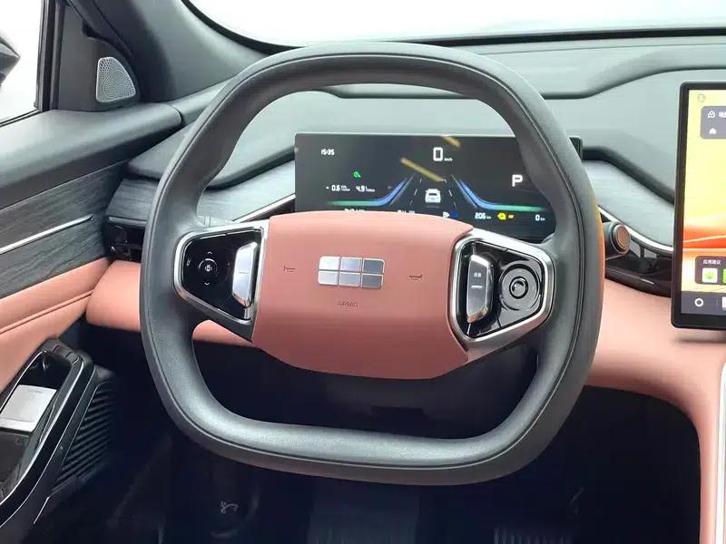 Galaxy L6 2025 1.5 EM-i DHT 60KM Starter Edition — миниатюра 16