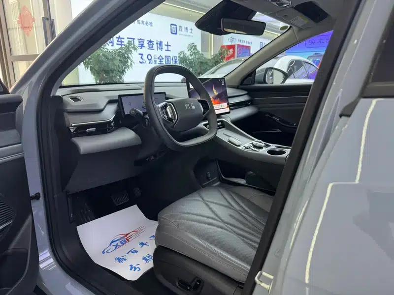 Galaxy L6 2025 1.5 EM-i DHT 140KM Explorer+ Edition — миниатюра 11