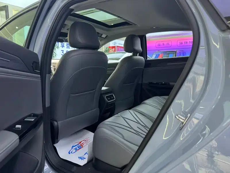 Galaxy L6 2025 1.5 EM-i DHT 140KM Explorer+ Edition — миниатюра 12