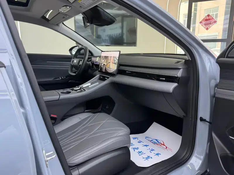 Galaxy L6 2025 1.5 EM-i DHT 140KM Explorer+ Edition — миниатюра 10