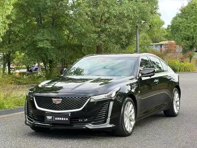 2022 Cadillac CT5 28T Luxury — миниатюра 1