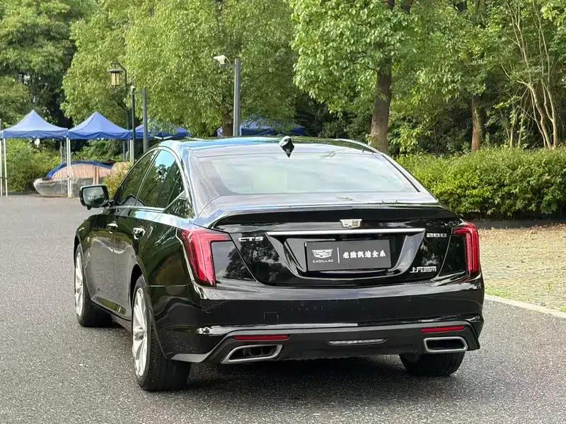 2022 Cadillac CT5 28T Luxury — миниатюра 4