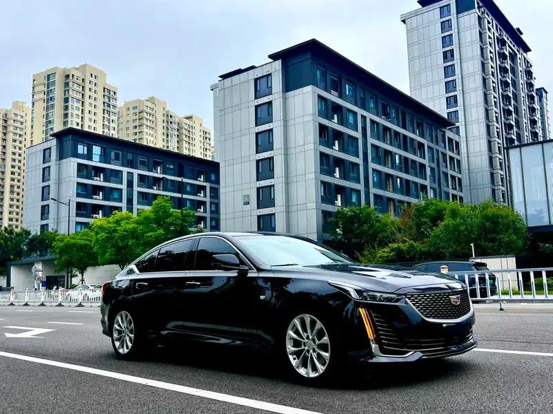 2022 Cadillac CT5 28T Luxury — миниатюра 3