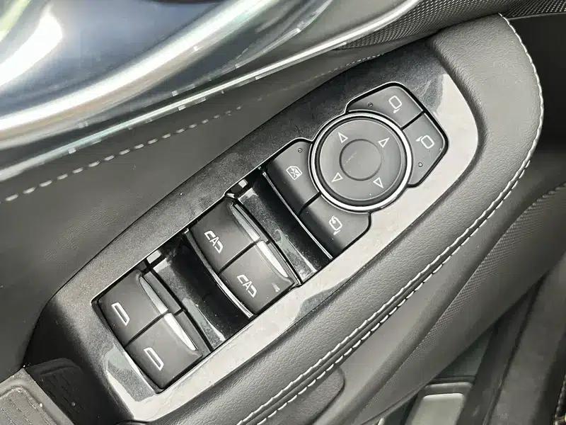 2022 Cadillac CT5 28T Luxury Standard Edition — миниатюра 26