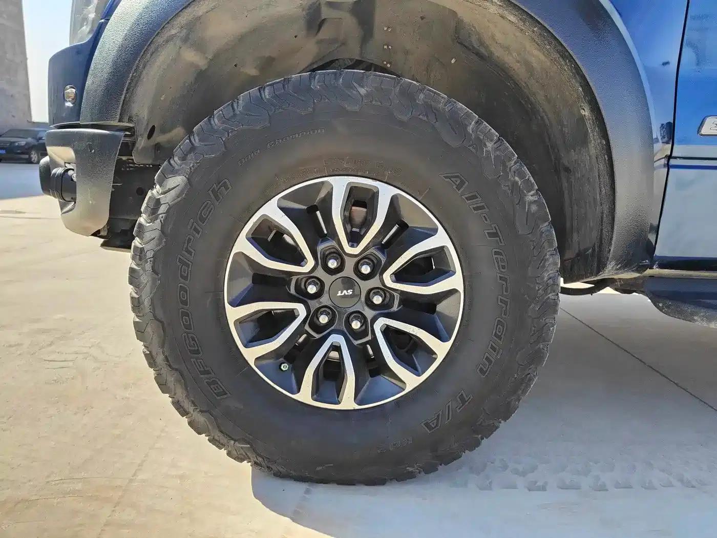 2014 Ford F-150 Raptor 6.2L Mexican Luxury Edition — миниатюра 16