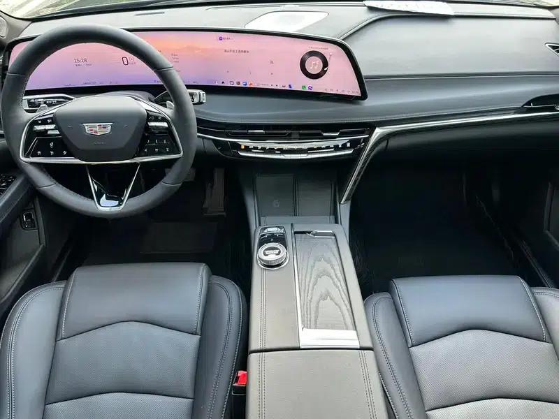 2023 Cadillac CT6 28T Luxury — миниатюра 9