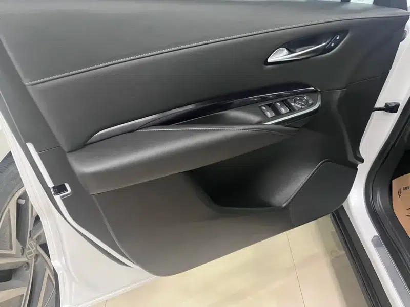 Cadillac XT4 2021 28T Two-Wheel Drive Technology Edition — миниатюра 15