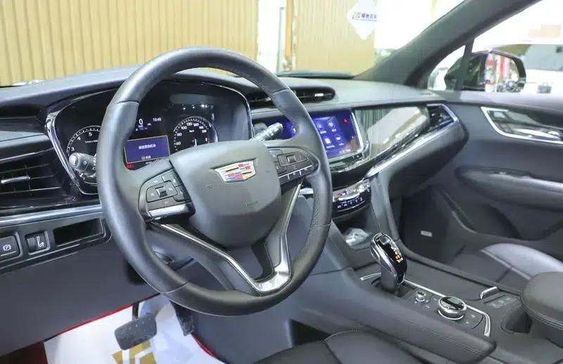 Cadillac XT6 2022 2.0T Six-Seat AWD Luxury Standard Edition — миниатюра 14