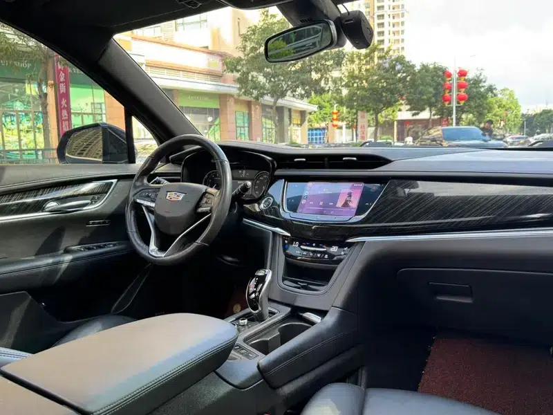 Cadillac XT6 2021 28T Six-Seat AWD Luxury — миниатюра 13