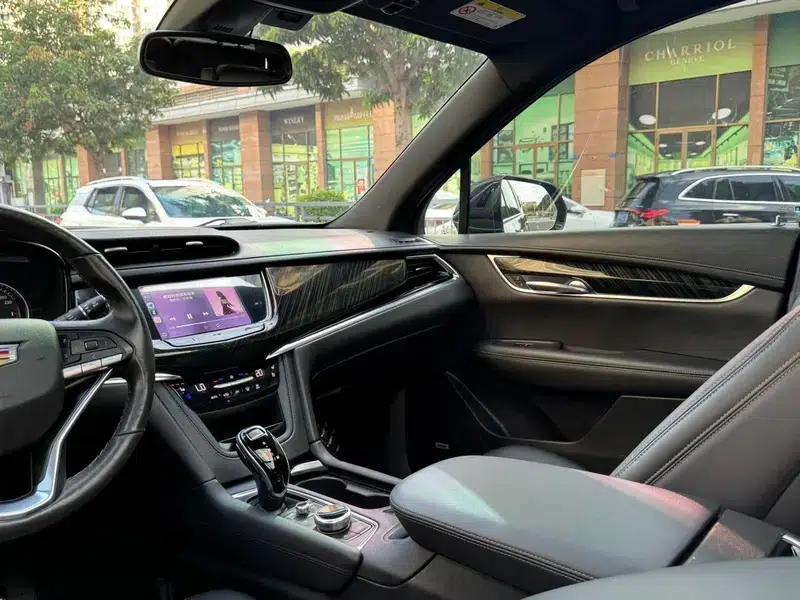 Cadillac XT6 2021 28T Six-Seat AWD Luxury — миниатюра 18