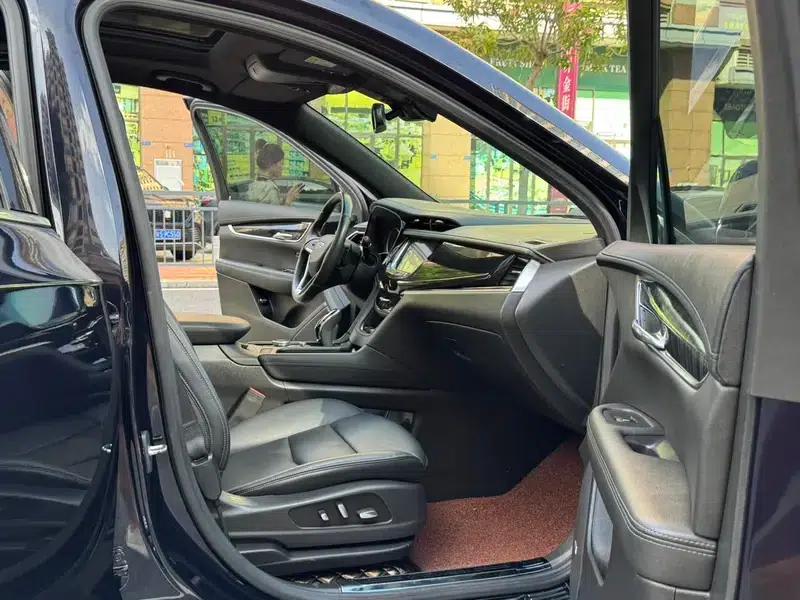 Cadillac XT6 2021 28T Six-Seat AWD Luxury — миниатюра 27