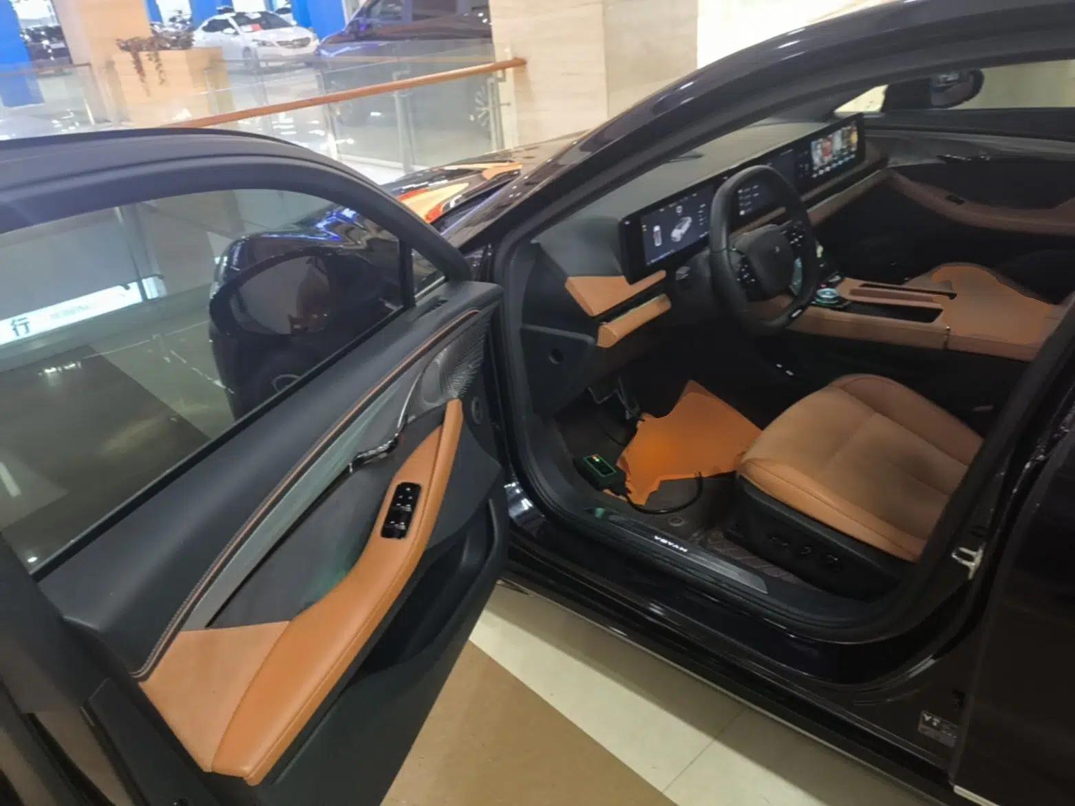 VOYAH PASSION 2024 PHEV Four-Wheel Drive Ultra-Long Range Flagship Model — миниатюра 18