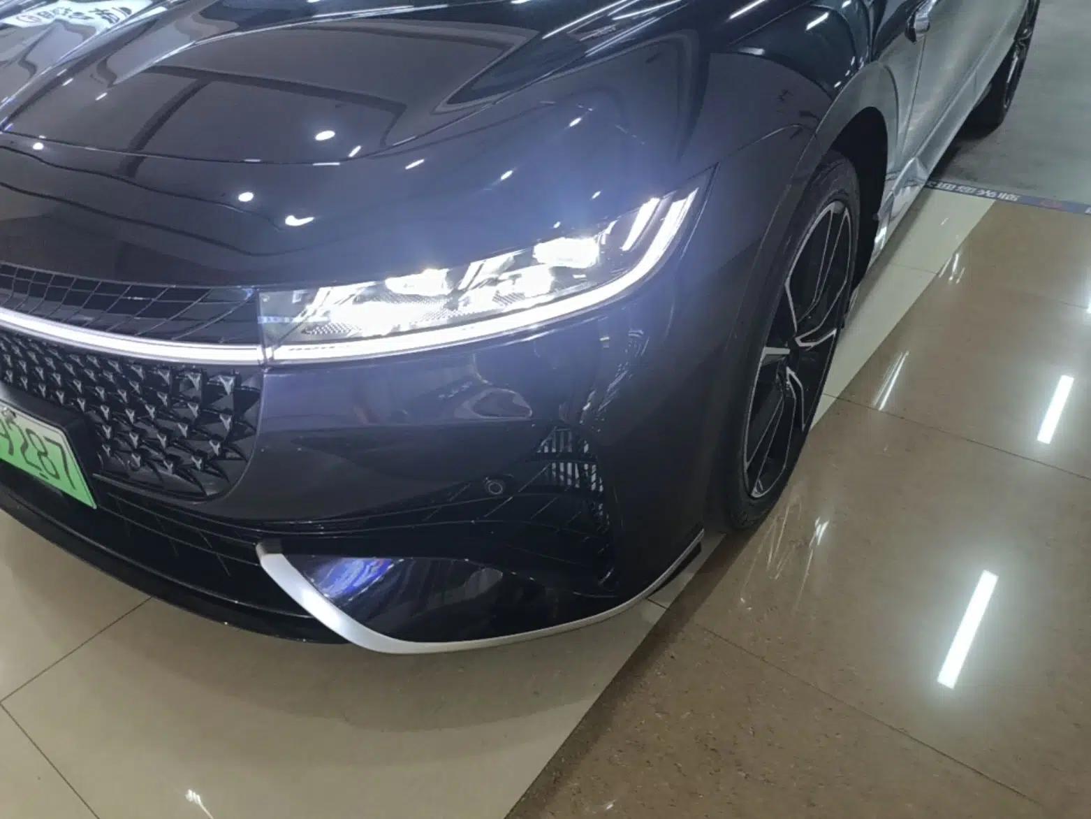 VOYAH PASSION 2024 PHEV Four-Wheel Drive Ultra-Long Range Flagship Model — миниатюра 8