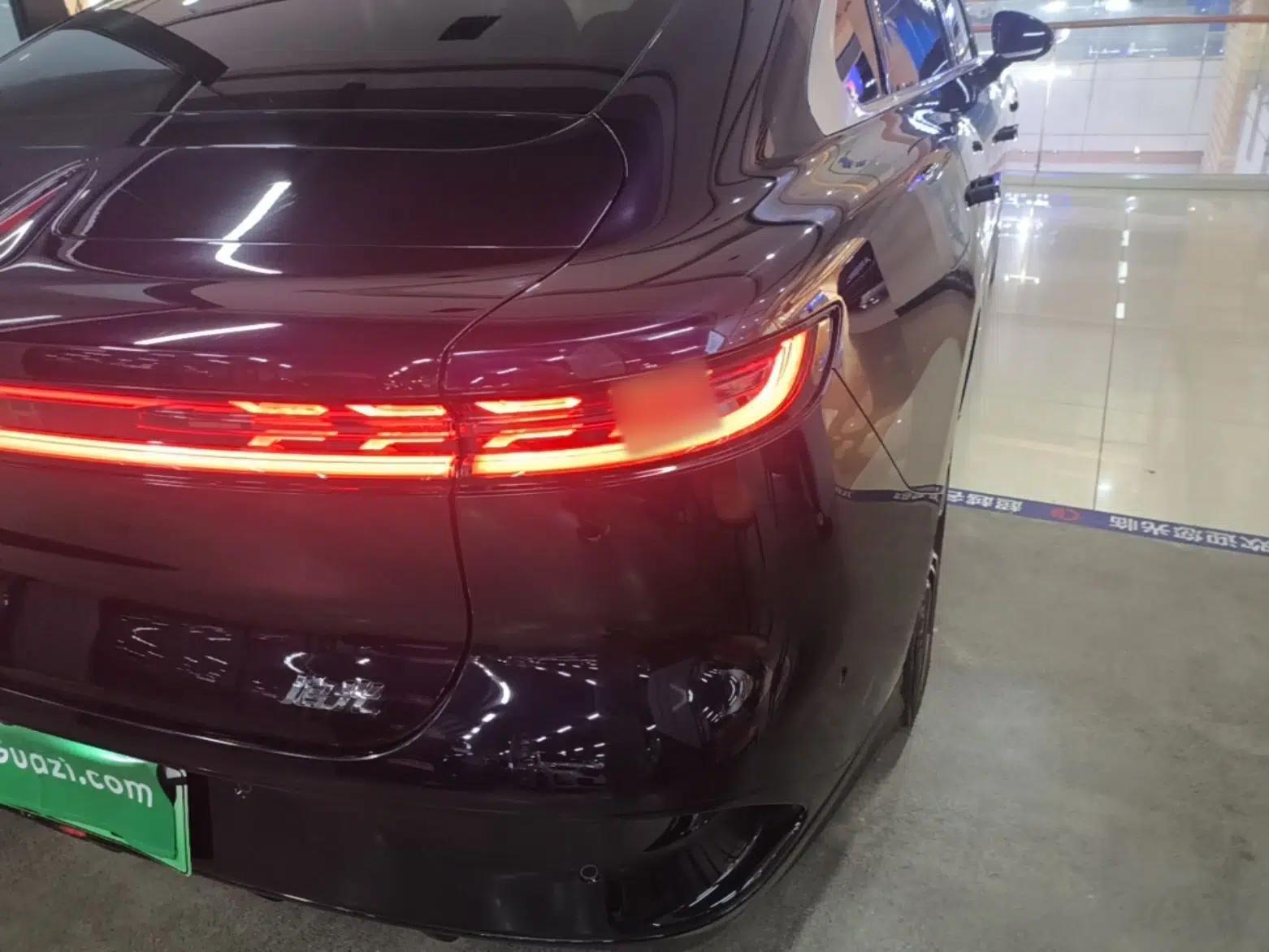 VOYAH PASSION 2024 PHEV Four-Wheel Drive Ultra-Long Range Flagship Model — миниатюра 9