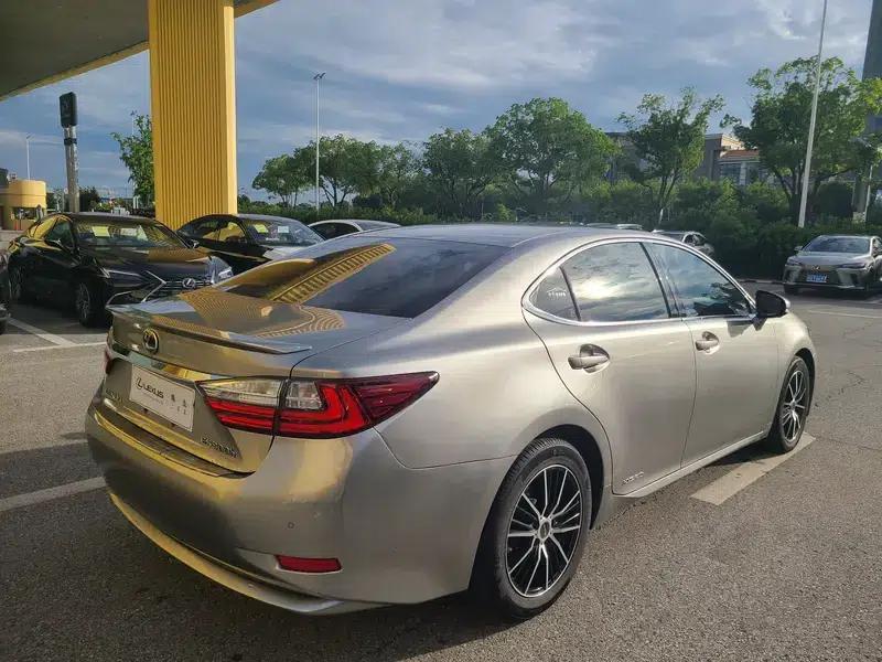Lexus ES 2015 300h Comfort Edition — миниатюра 6