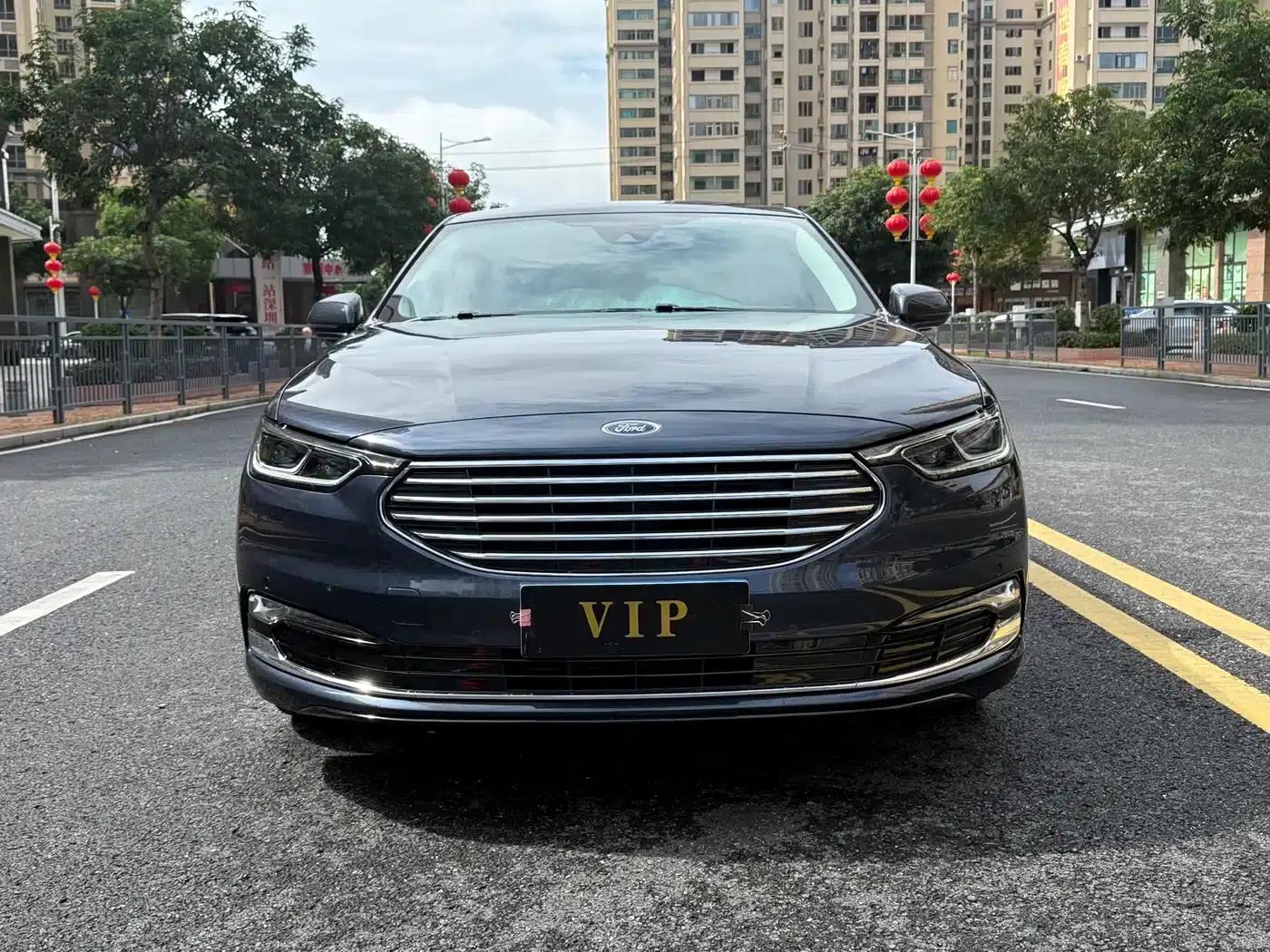 2019 Taurus EcoBoost 245 Premium Edition — миниатюра 2