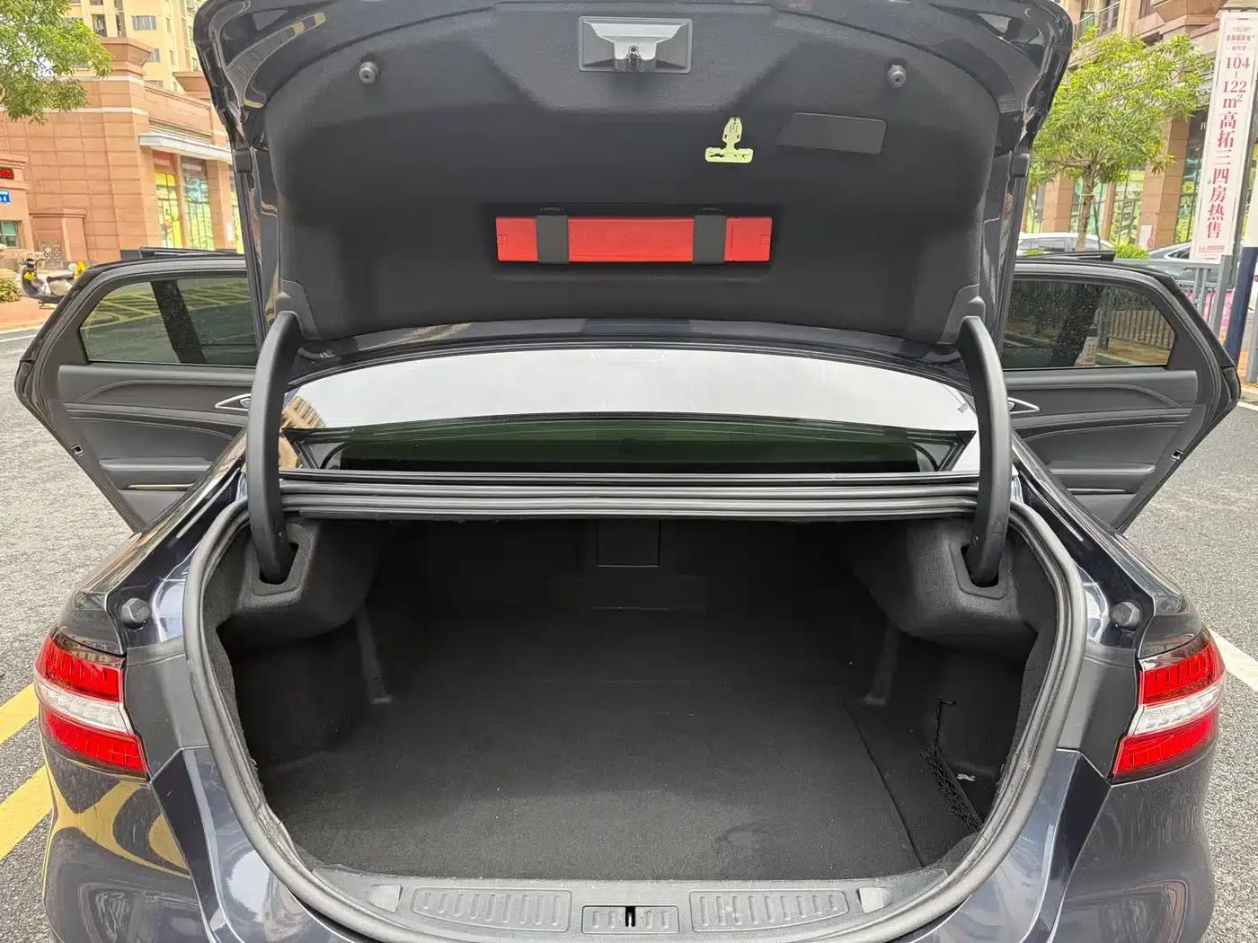 2019 Taurus EcoBoost 245 Premium Edition — миниатюра 18
