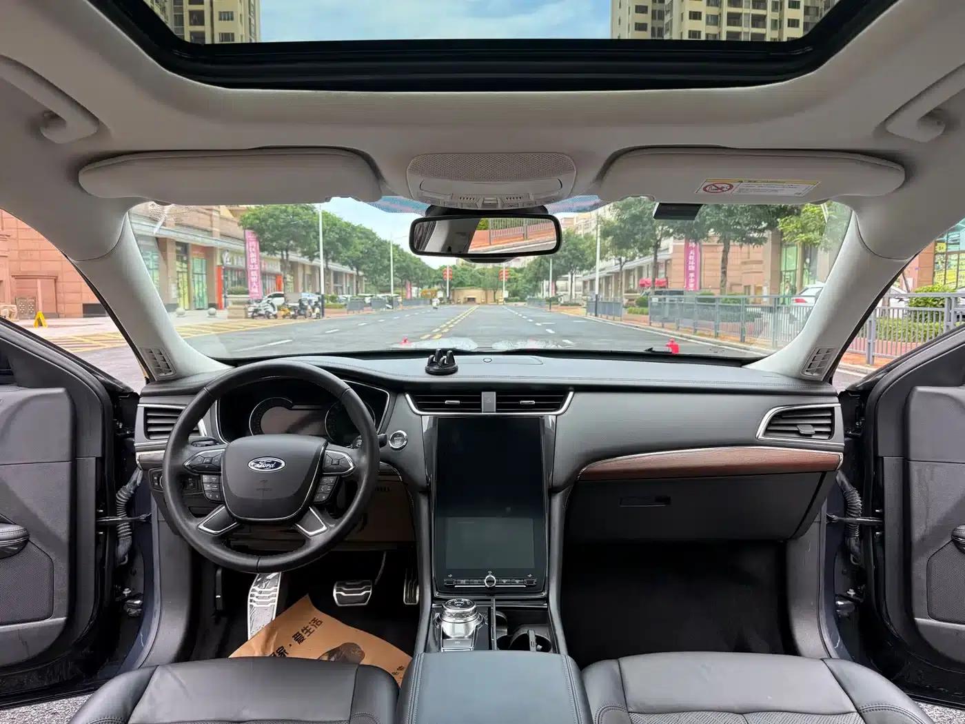 2019 Taurus EcoBoost 245 Premium Edition — миниатюра 7