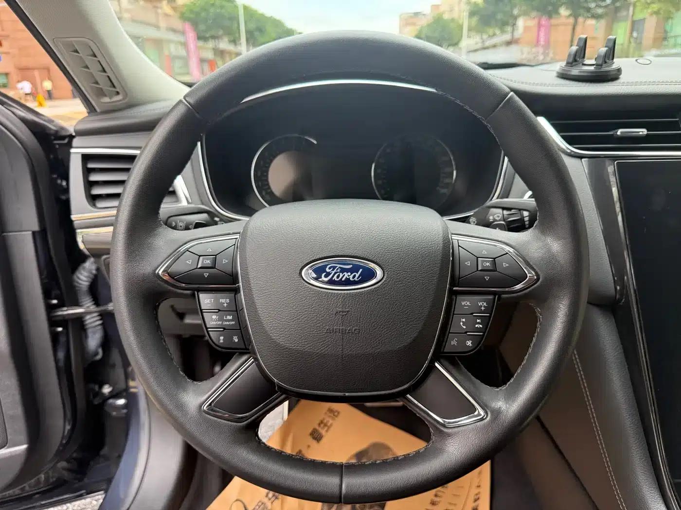 2019 Taurus EcoBoost 245 Premium Edition — миниатюра 10