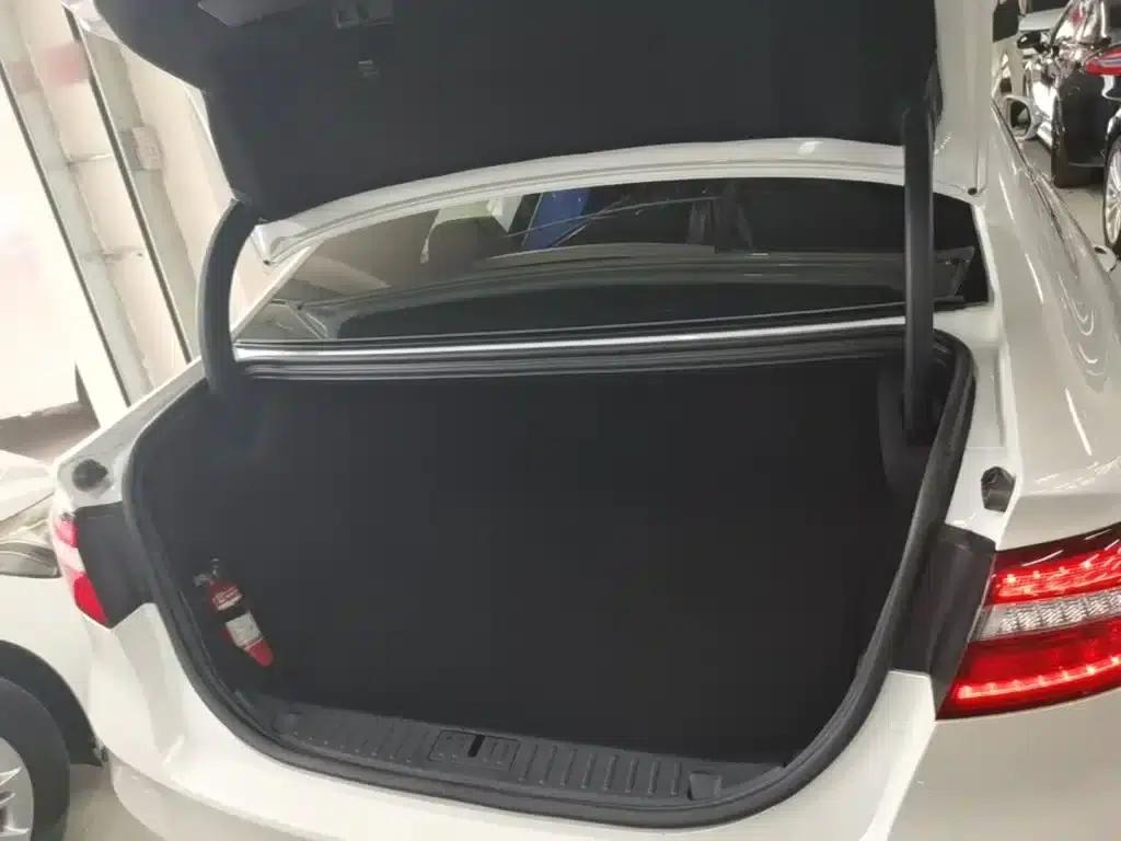 Taurus 2018 EcoBoost 245 Premium Edition (China V Emission Standard) — миниатюра 19