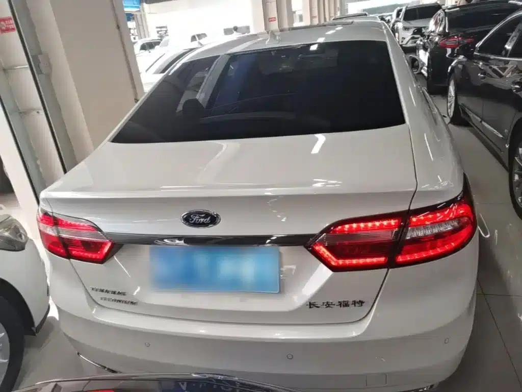 Taurus 2018 EcoBoost 245 Premium Edition (China V Emission Standard) — миниатюра 6