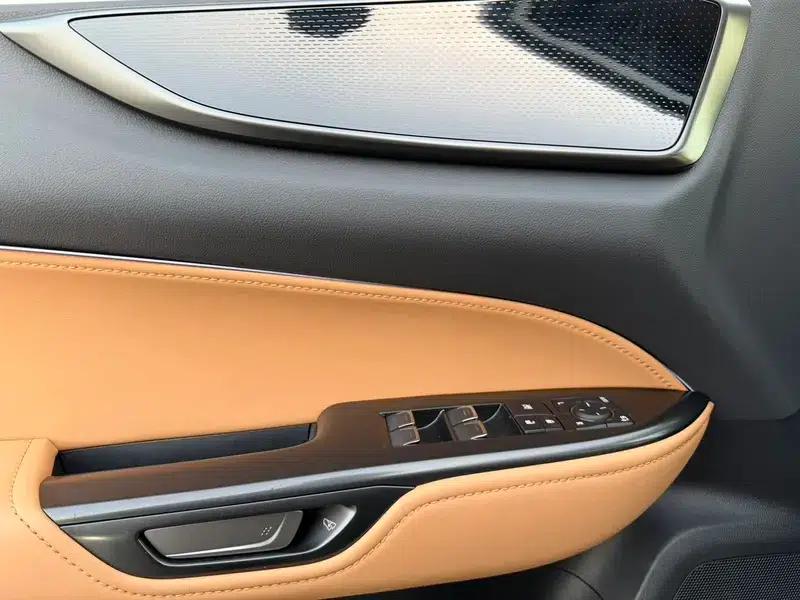 Lexus NX 2022 260 AWD Elite Edition — миниатюра 9