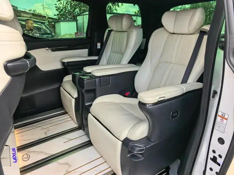 Lexus LM 2020 300h E-Four 7-Seat Elegant Edition — миниатюра 14