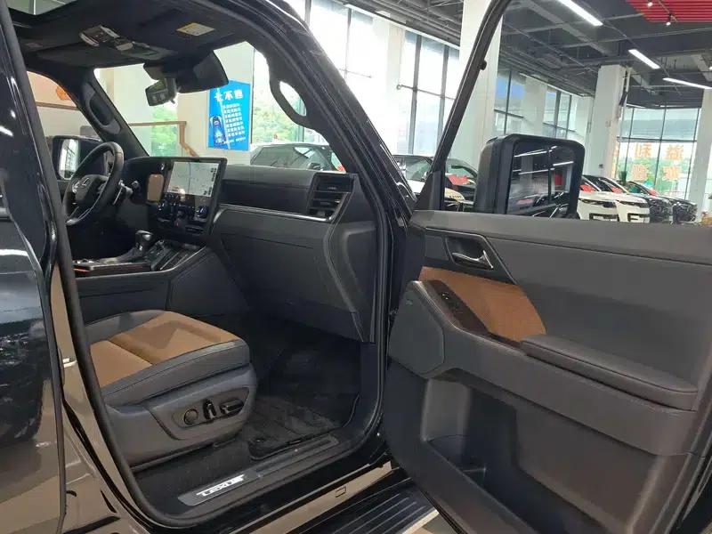 Lexus GX 2024 550h Lingfeng Edition — миниатюра 23