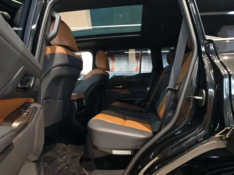 Lexus GX 2024 550h Lingfeng Edition — миниатюра 24
