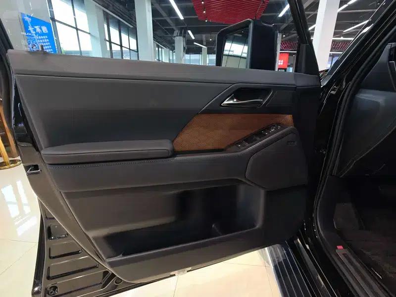 Lexus GX 2024 550h Lingfeng Edition — миниатюра 10