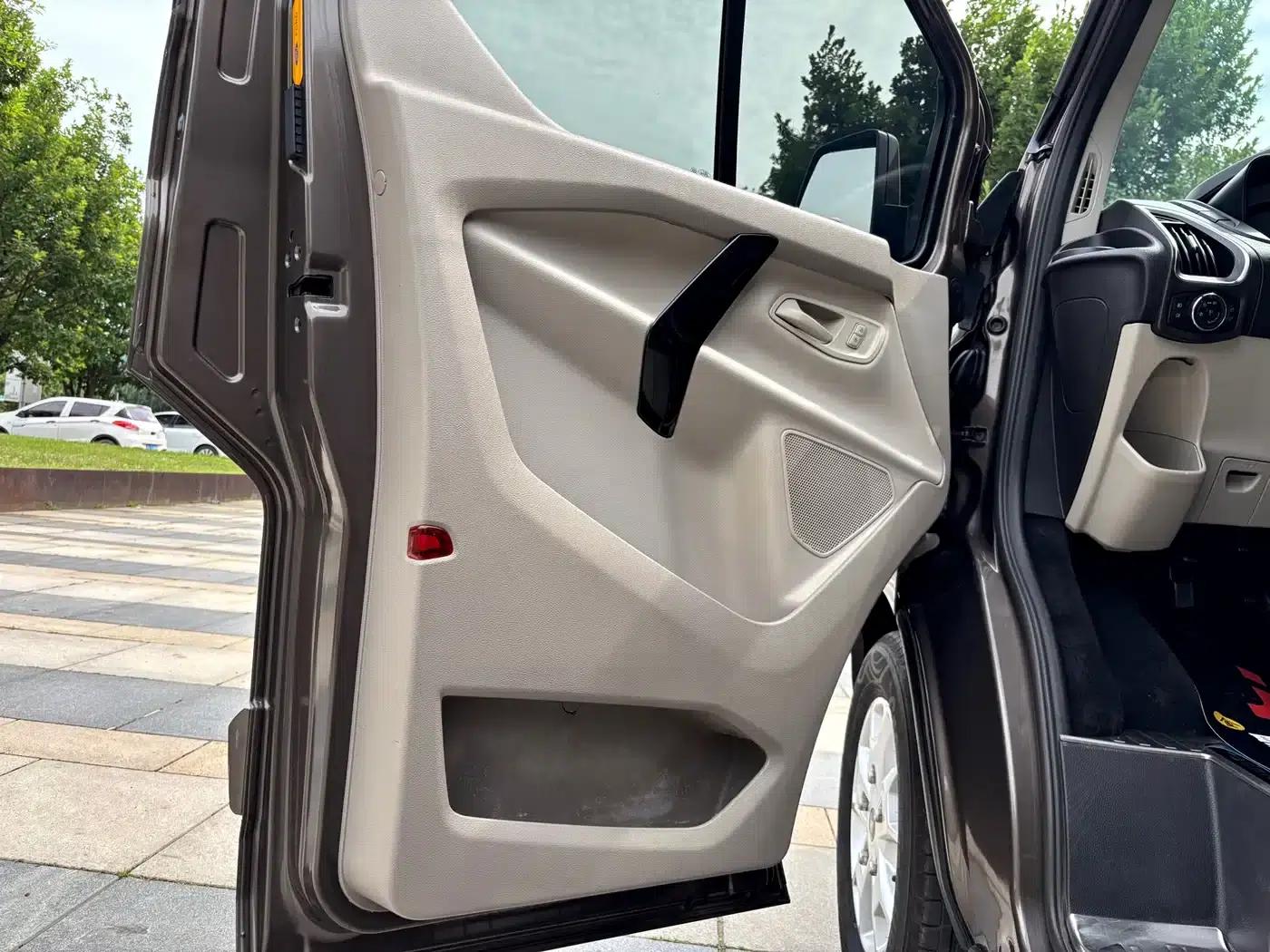 Tourneo 2020 2.0T Automatic Elite Edition (China VI Emission Standard) — миниатюра 10