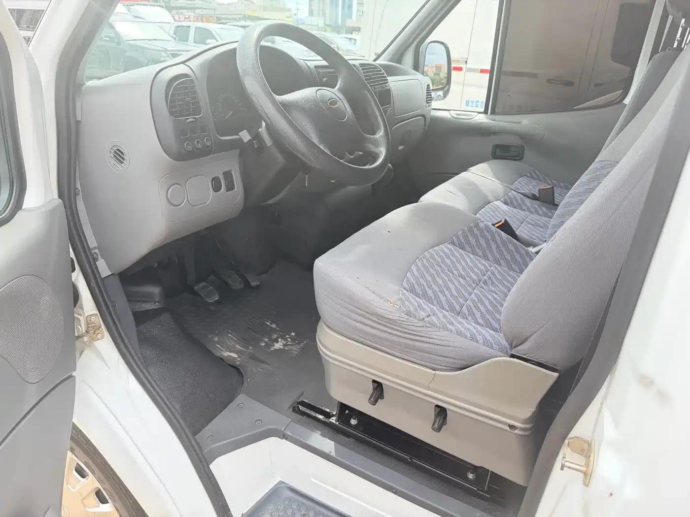 Classic Ford Transit 2013 2.8T Diesel Standard Short Wheelbase Mid-Roof JX493ZLQ3A — миниатюра 11