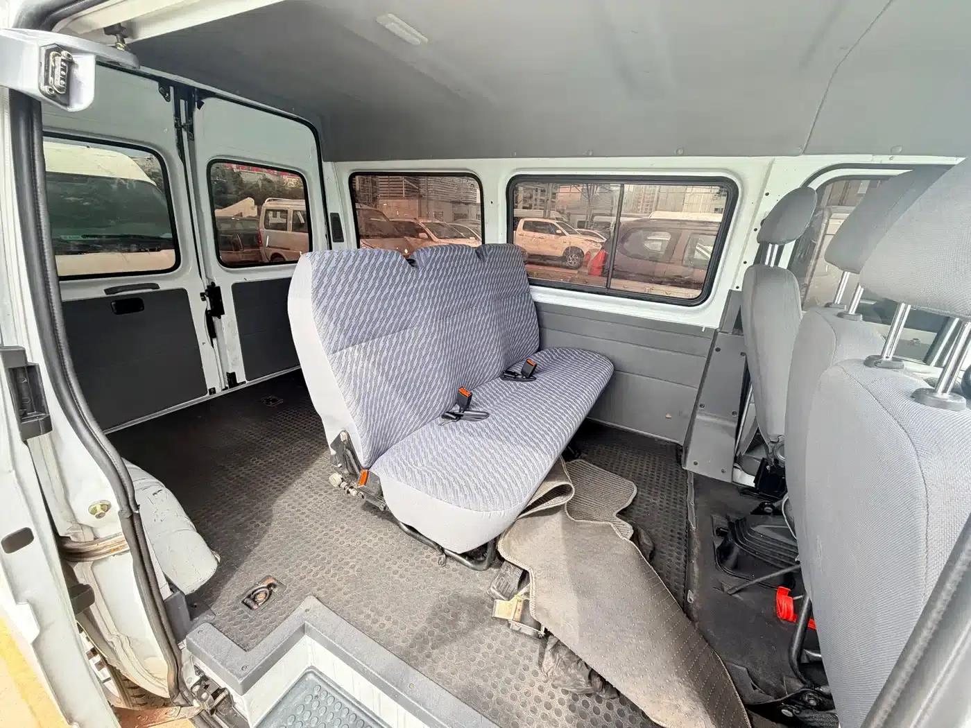 Classic Ford Transit 2013 2.8T Diesel Standard Short Wheelbase Mid-Roof JX493ZLQ3A — миниатюра 14