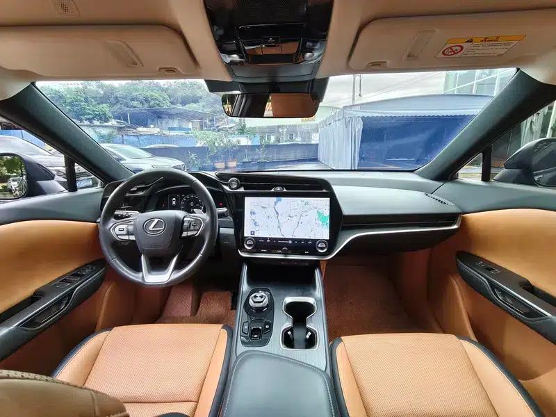 Lexus RZ 2023 450e DIRECT4 Luxury Edition — миниатюра 10