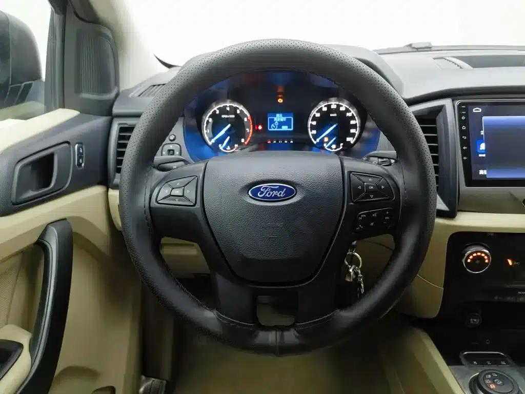 2016 Ford Everest 2.0T Gasoline Automatic 4WD Elite Edition — миниатюра 11