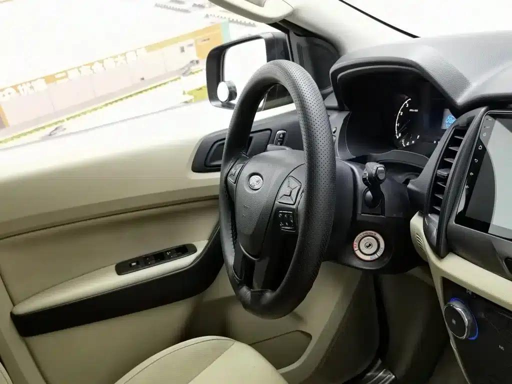 2016 Ford Everest 2.0T Gasoline Automatic 4WD Elite Edition — миниатюра 22