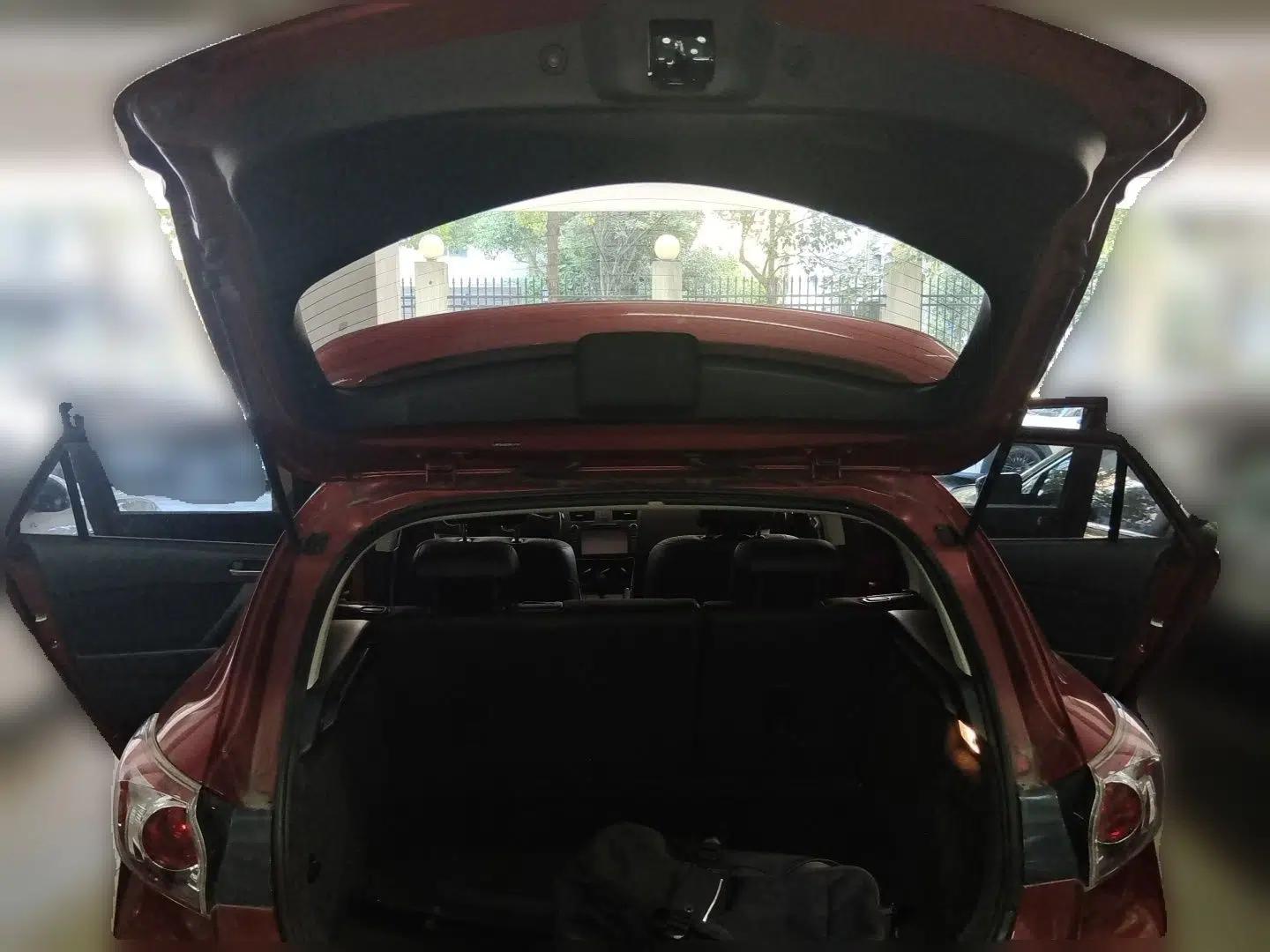 Mazda 3 2015 Hatchback 1.6L Automatic Elite Model — миниатюра 19