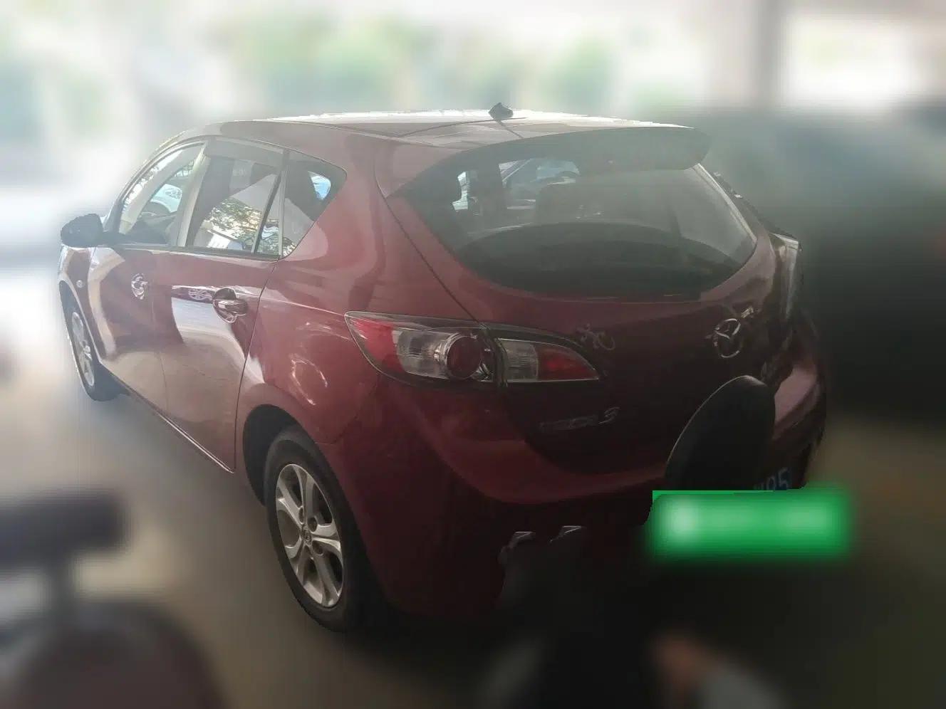 Mazda 3 2015 Hatchback 1.6L Automatic Elite Model — миниатюра 4
